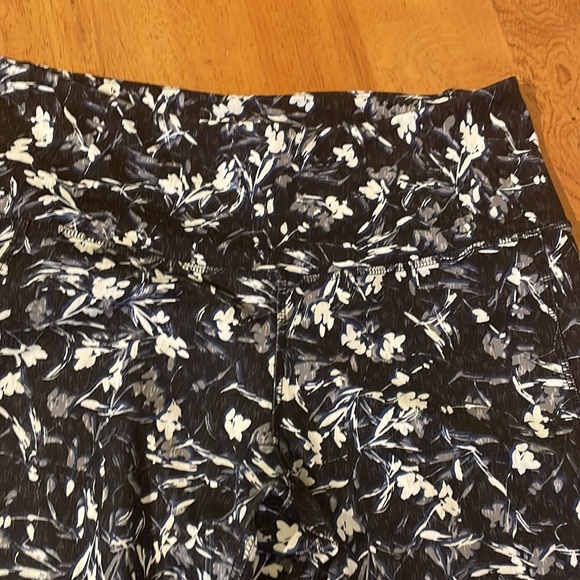 Flower leggings - Picture 2 of 3